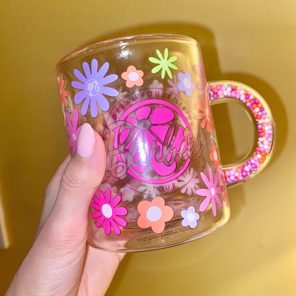 Barbie Glass Mug 10.5 oz Barbie Dreamhouse Living Tour - Picture 1 of 6